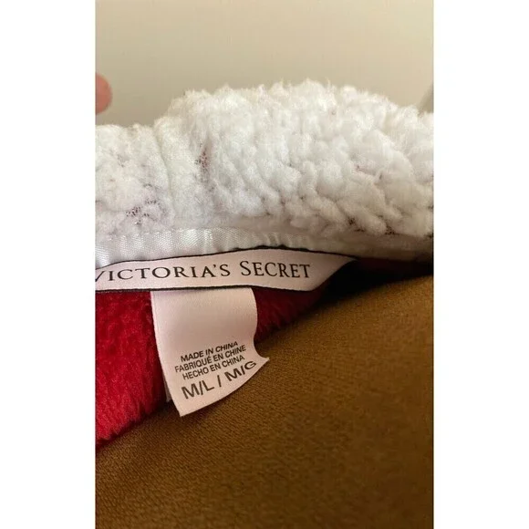Victoria Secret Plush Bath Robe - Picture 9 of 9